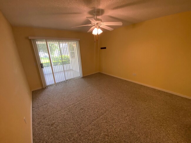 Building Photo - Beautiful Unfurnished, pet friendly home A...