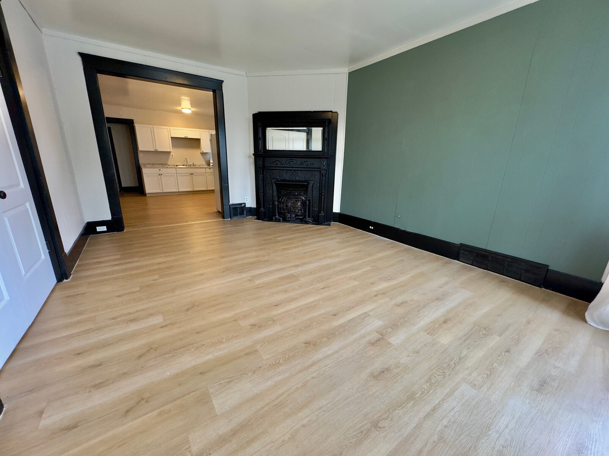 Building Photo - 1851 W 58th St