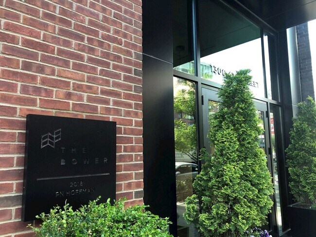 Building Photo - One Month Free For A Lease Start by 8/3! 6...