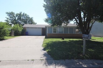 Building Photo - Family Home for rent!