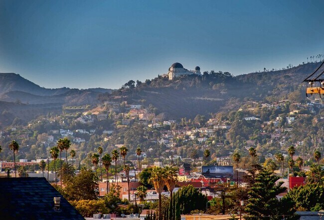 Building Photo - 1012-1014 Manzanita St