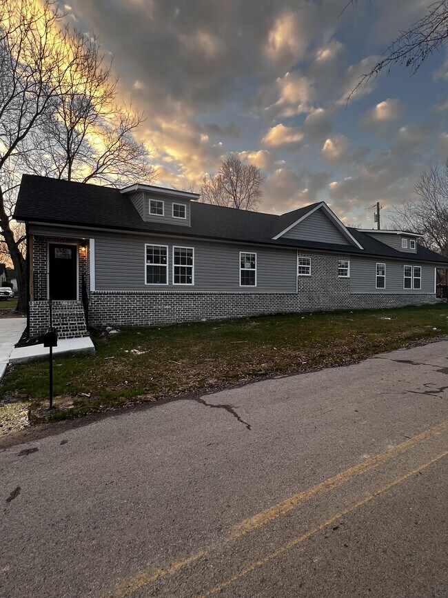Building Photo - 316 Chestnut St