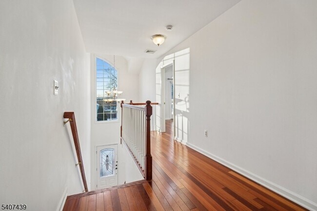 Building Photo - 282 South St