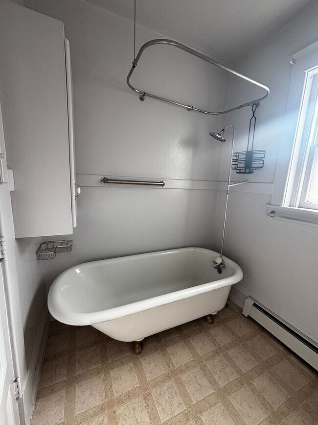 Building Photo - Spacious 1-Bedroom Apartment with Office Space Near Downtown Colorado Springs!