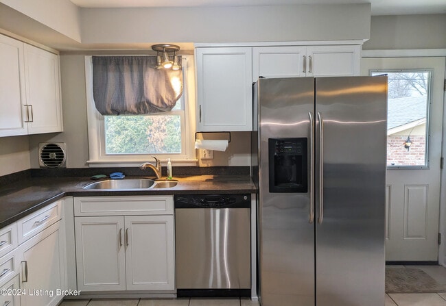 Building Photo - 4311 Kinloch Rd