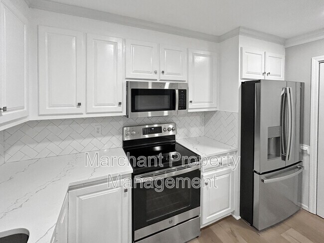 Building Photo - 7 Waxwing Ct
