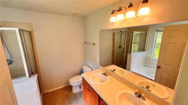 Building Photo - 612 Old Pine Ct