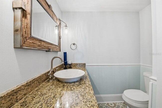 Building Photo - 1004 W Charter St