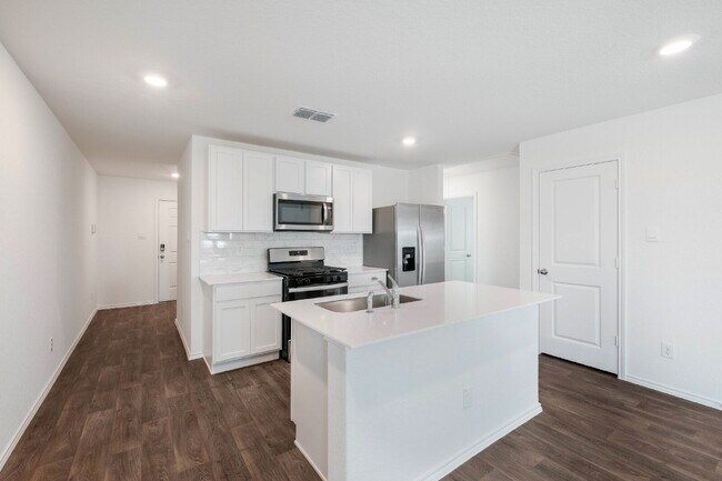 Building Photo - Redbird Ranch 4 Bedroom, 2 Bath, Free Inte...
