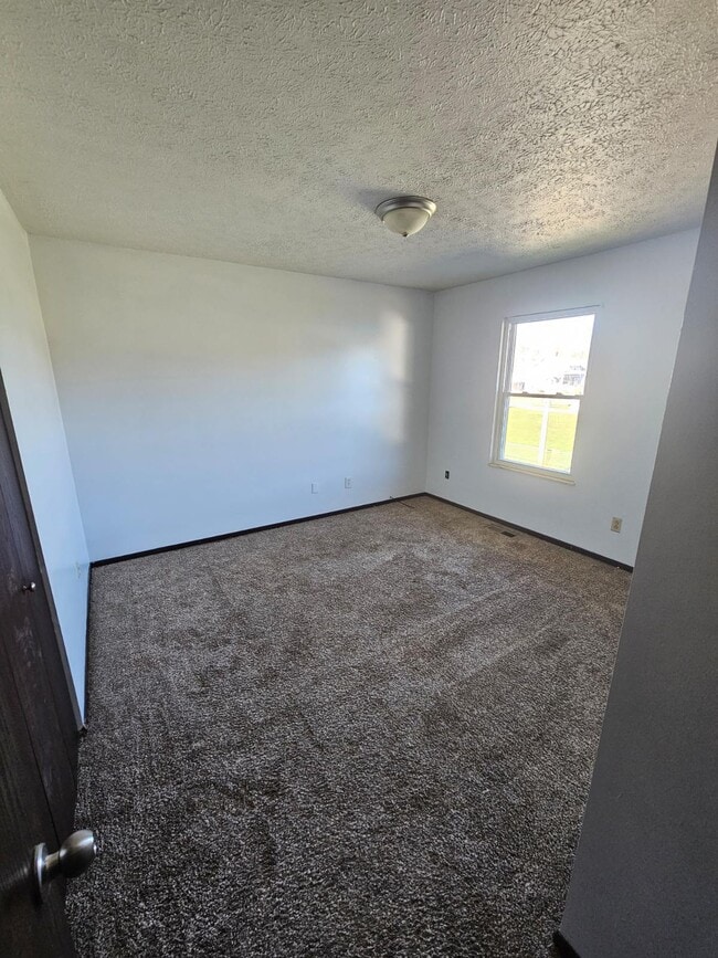 Building Photo - 149 Elm St