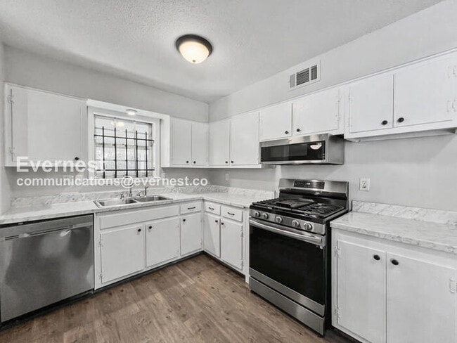 Building Photo - 3484 Naylor Dr