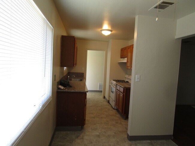 Building Photo - 124 San Carlos Ct