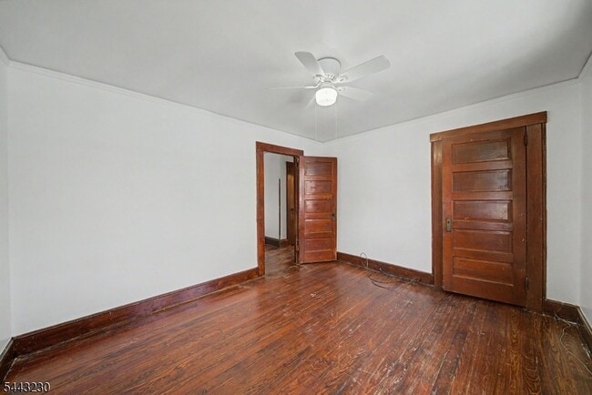 Building Photo - 420 Hill St
