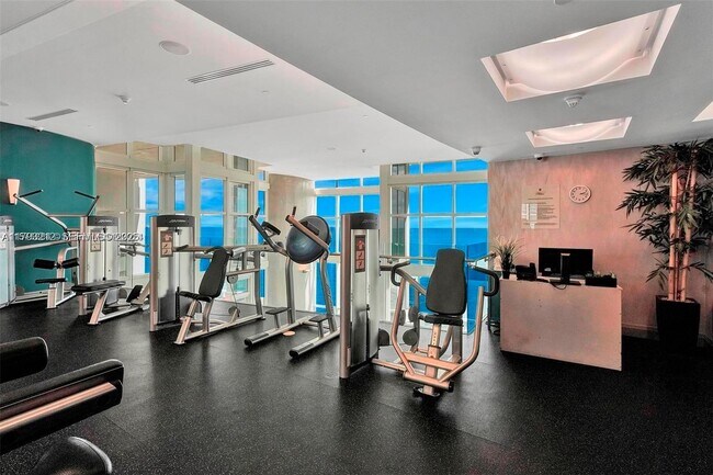 Building Photo - 18101 Collins Ave