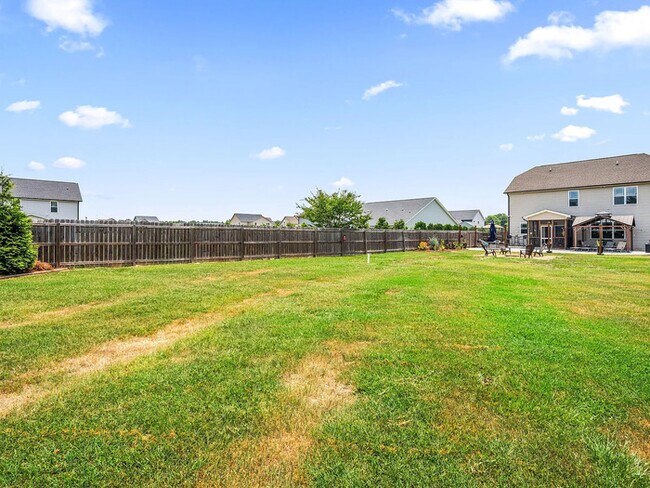 Building Photo - Lease OR Lease to Own