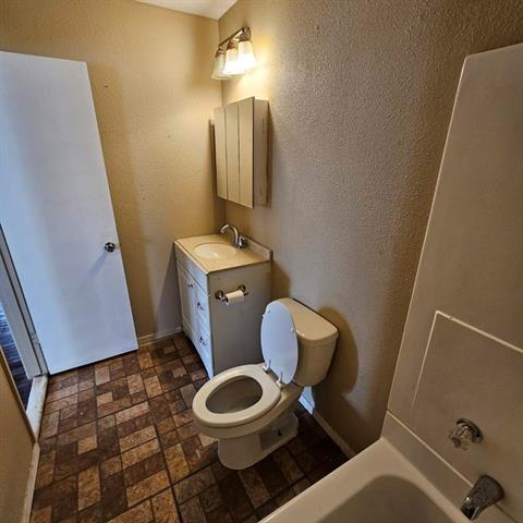 Building Photo - 1351 Westview Dr