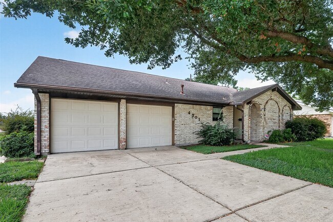 Building Photo - 4701 Crepe Myrtle Ln