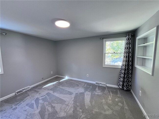 Building Photo - 306 Randwood Dr