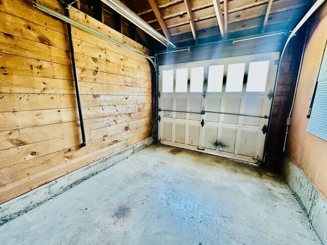 Building Photo - 470 W Pueblo St