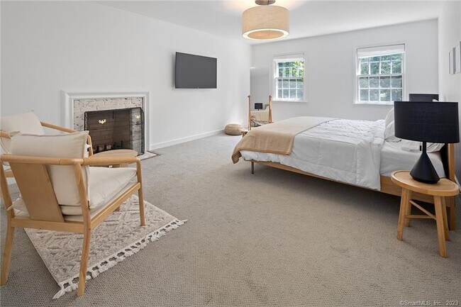 Building Photo - 33 Riverfield Dr