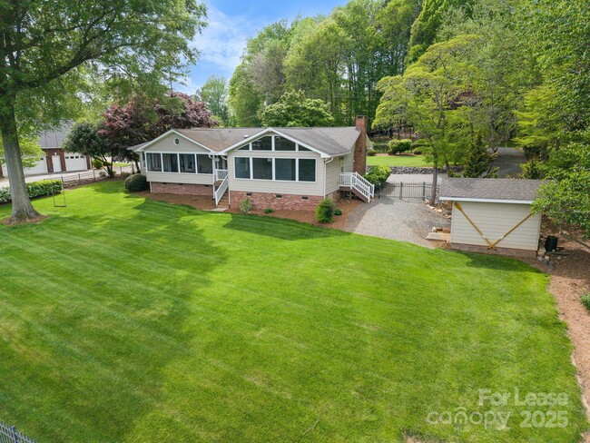 Building Photo - 173 Riverwood Rd