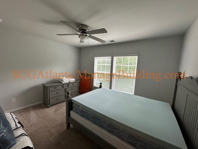 Building Photo - 110 Newnan Lakes Dr