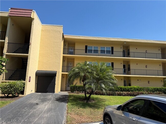 Building Photo - 1085 Forest Lakes Dr