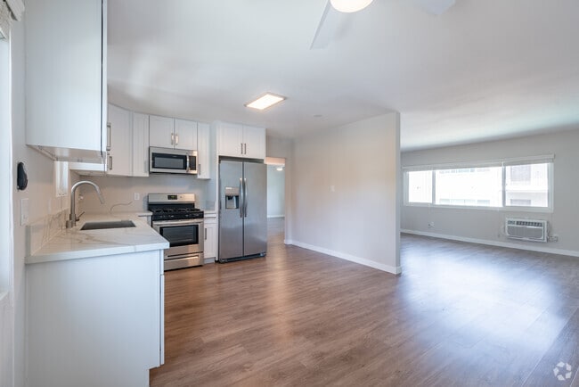 Top Floor Plan - 5008 Hazeltine Ave