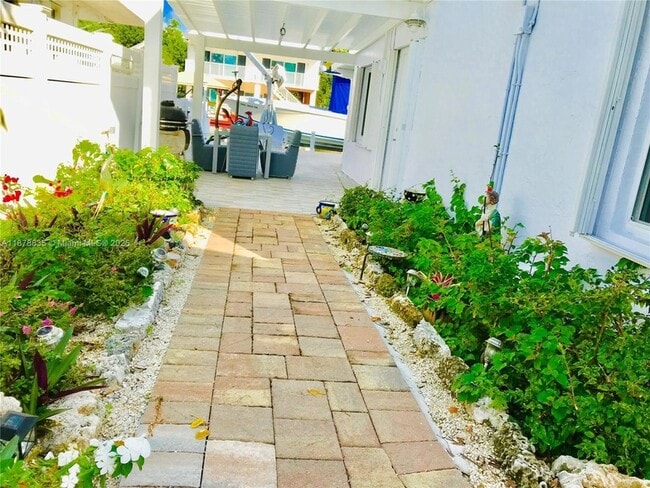 Building Photo - 30 Jean La Fitte Dr