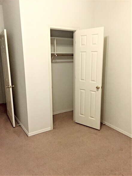 Building Photo - 1774 N Gregg Ave