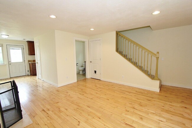 Building Photo - 4843 W Targee St