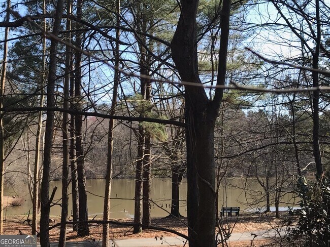 Building Photo - 601 Ridgefield Dr