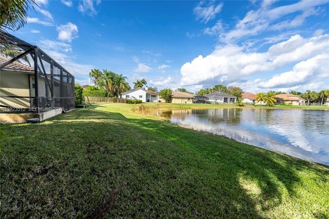 Building Photo - 2994 Oakbrook Dr