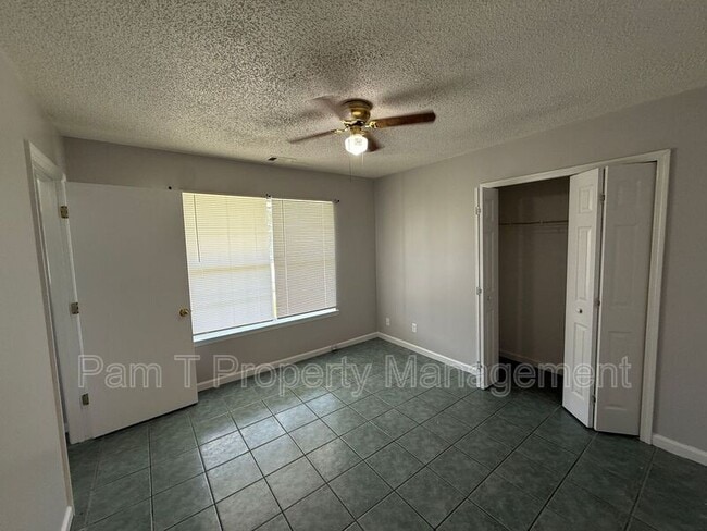 Building Photo - 105 Laurelwood Dr