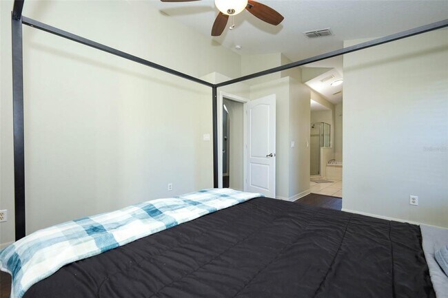 Building Photo - 200 Patrice Hope St