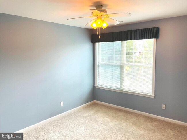 Building Photo - 9 Scarlet Oak Cir