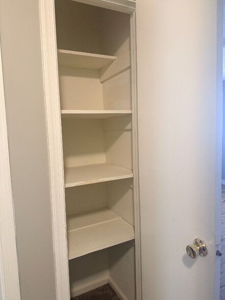 Building Photo - 15 Ferguson Dr