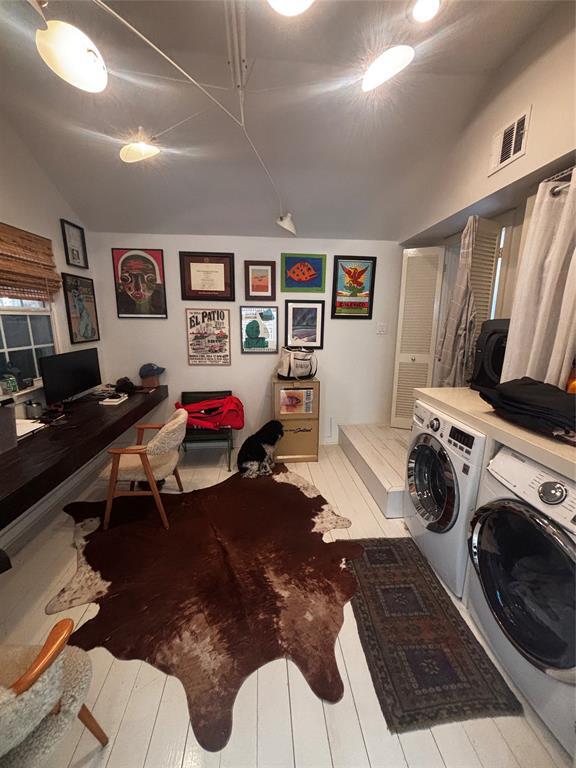 Building Photo - 917 E 39th St