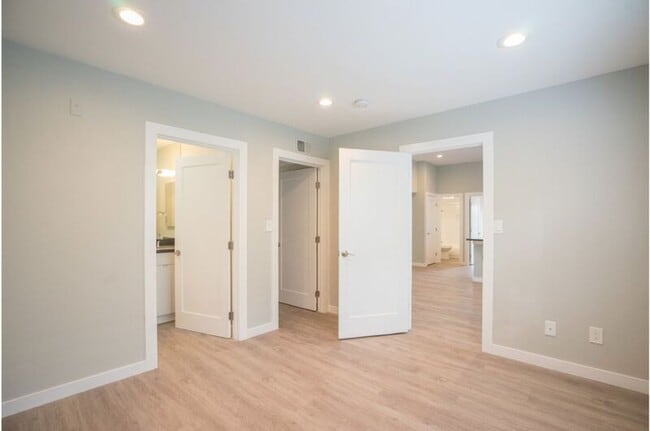 Building Photo - 3426 1st St