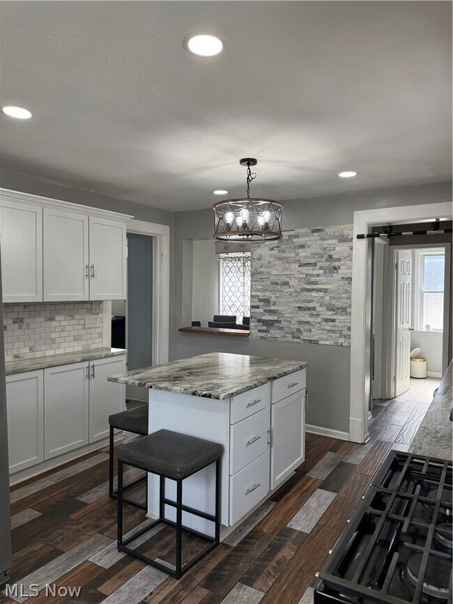 Building Photo - 1460 Elmwood Ave