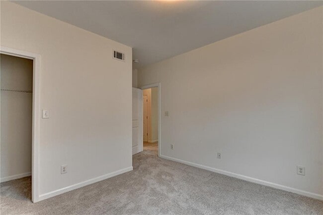 Building Photo - 979 Parkside Wood Ct