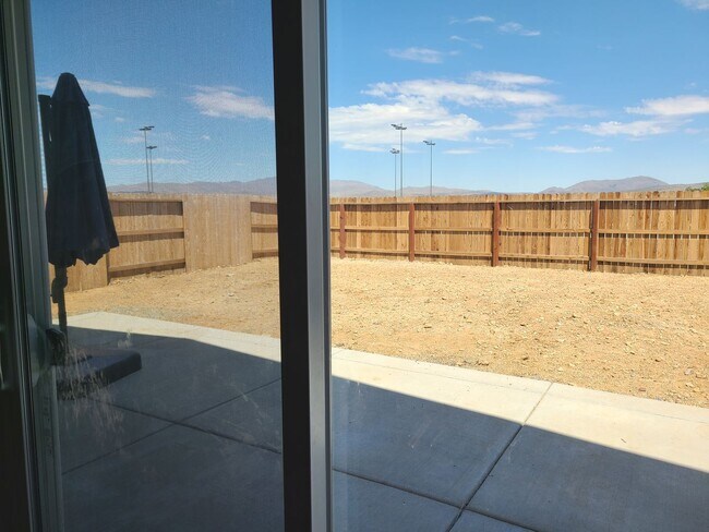 Building Photo - COMING SOON!!! Spacious Newer 4bd/2.5ba N Valleys Home!