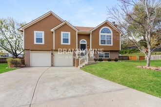 Building Photo - 1205 Deena St