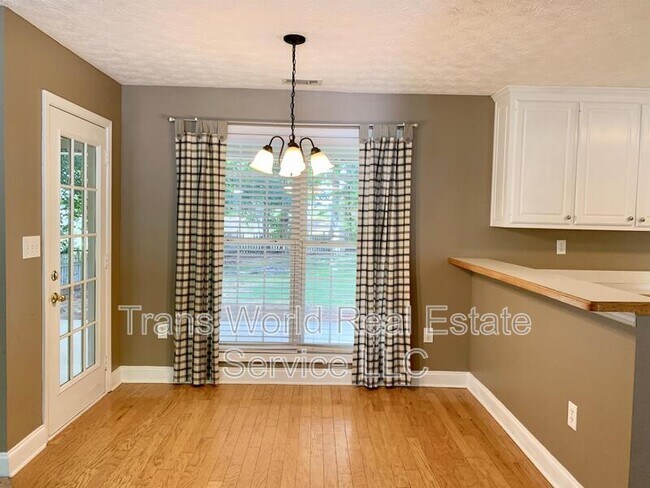 Building Photo - 4442 Keenly Valley Dr NE