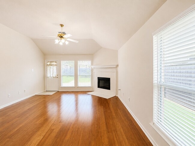 Building Photo - 20410 Nelva Park Ct