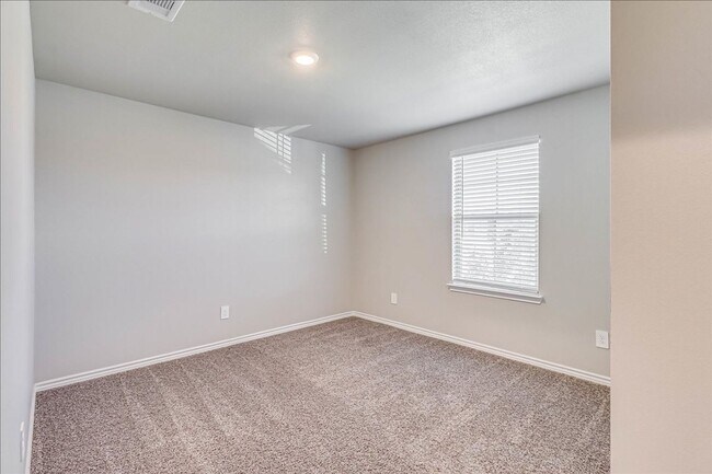 Building Photo - 7213 Adler Dr