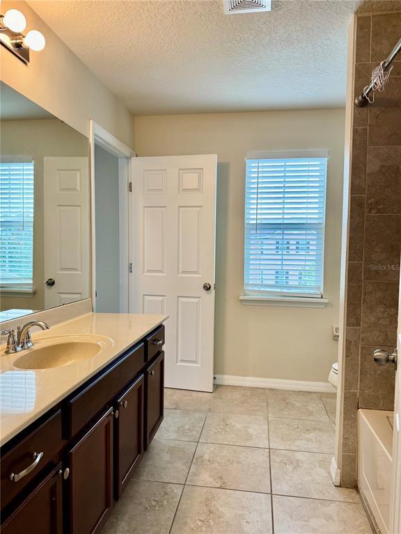 Building Photo - 2504 Amati Dr
