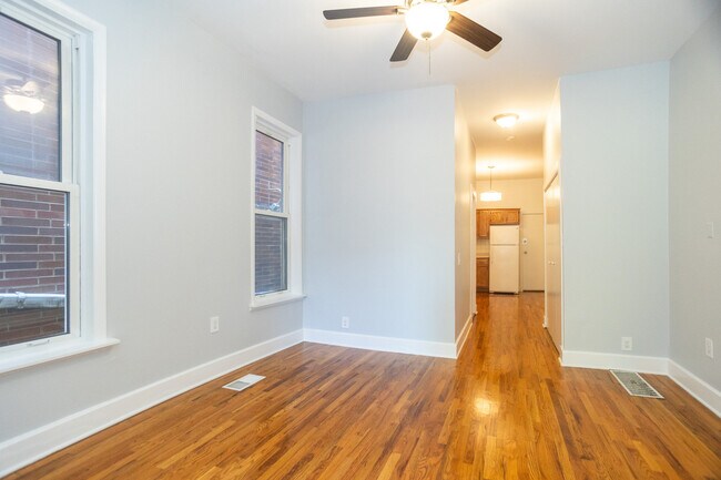 Building Photo - 525 N Wood St