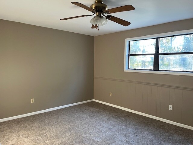 Building Photo - 160 Logan Rd