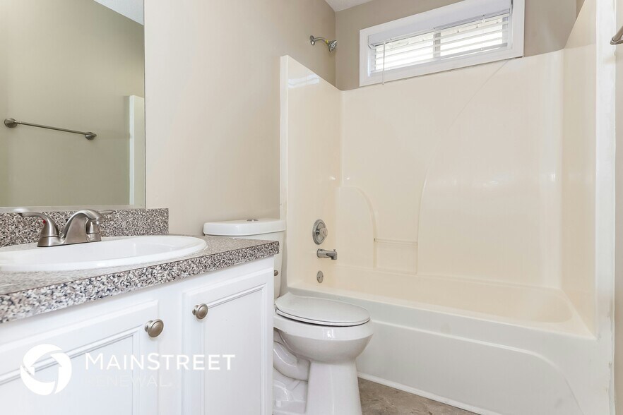 Building Photo - 3675 Sapphire Ct